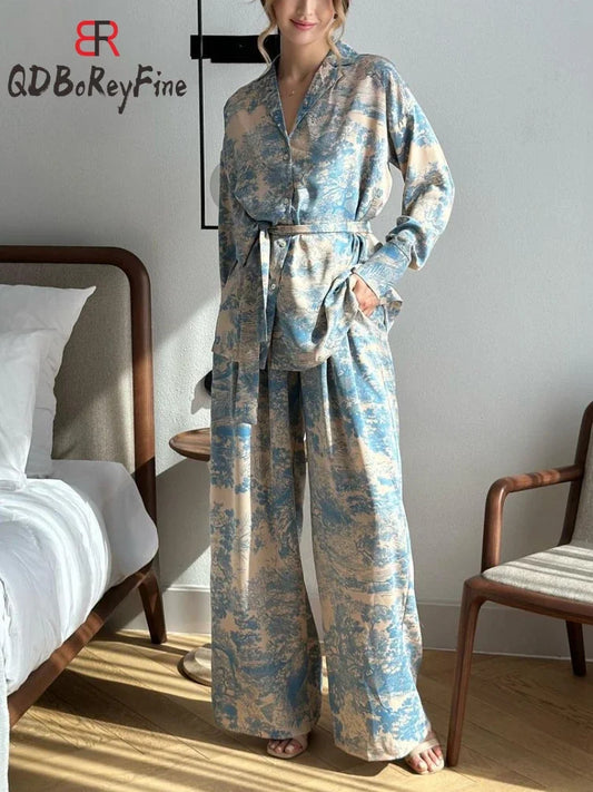 Luxuriously Cozy 2-Piece Loungewear Set: Soft Prints, Flattering Fit